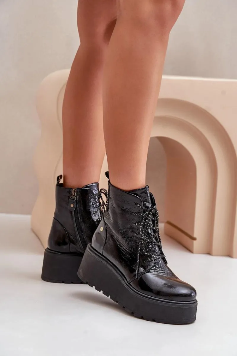 Botki Maciejka|Damskie Trapery>Maciejka Skórzane Lakierowane Botki Na Platformie I Koturnie 06762-01 Czarne