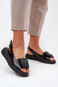 Artiker Skórzane Lakierowane Sandały Damskie Na Koturnie z Ozdobą 56C1564 Czarne Czarny