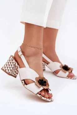 Outlet Laura Messi Skórzane Sandały Damskie Na Słupku Z Kwiatami 2950 Białe Biały