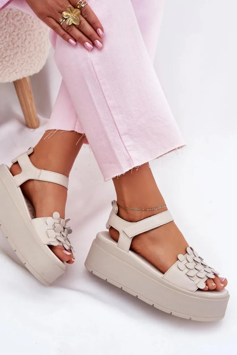 Outlet CheBello Skórzane Sandały Damskie Na Platformie 4701 Beżowe