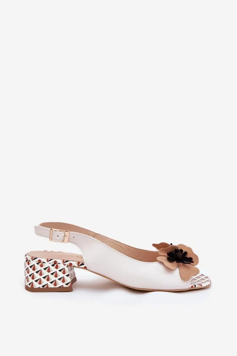 Laura Messi Skórzane Sandały Damskie Na Klocku Z Ozdobnym Kwiatem 2973 Białe Biały