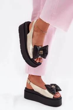 Sandały Na Koturnie|Sandały Płaskie></noscript>CheBello Skórzane Sandały Damskie Na Platformie Z Kokardą 4641 Złoto-Czarne