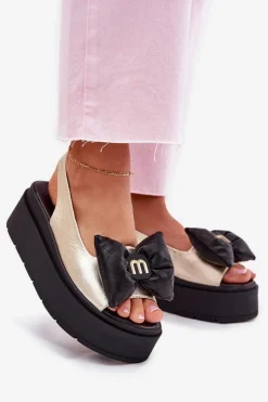 Sandały Na Koturnie|Sandały Płaskie></noscript>CheBello Skórzane Sandały Damskie Na Platformie Z Kokardą 4641 Złoto-Czarne