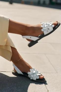 Hot Zazoo Skórzane Sandały Na Płaskim Obcasie 40425 Białe Biały