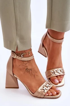 Laura Messi Skórzane Sandały Na Trójkątnym Obcasie 2595 Beżowe