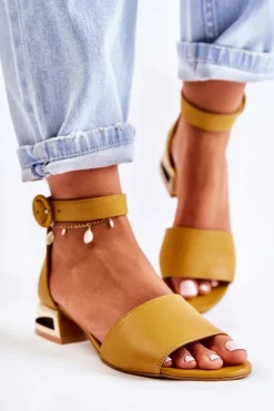 Hot Laura Messi Skórzane Sandały Na Złotym Obcasie 2143 Ciemnożółte