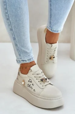 Skórzane Sneakersy Damskie Na Platformie Z Przypinkami I Napisem Vinceza 89102 Beżowe Damskie Sneakersy Damskie