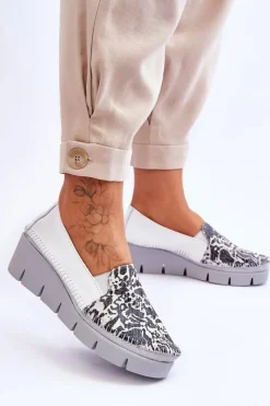 Trampki Damskie Slip-On|Trampki Damskie Niskie></noscript>Maciejka Skórzane Tenisówki Na Koturnie 5814A-11 Biało-Czarne