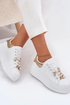 Buty Sportowe Na Platformie|Sneakersy Damskie></noscript>Boto Sneakersy Damskie Na Platformie Z Przypinkami Biało-Złote Ocerdia