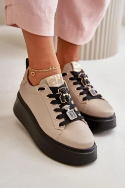 Buty Sportowe Na Platformie></noscript>CheBello Sneakersy Damskie Skórzane Z Przypinkami Na Platformie 4596 Beżowe