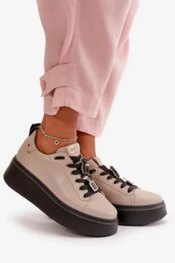 Buty Sportowe Na Platformie></noscript>CheBello Sneakersy Damskie Skórzane Z Przypinkami Na Platformie 4596 Beżowe