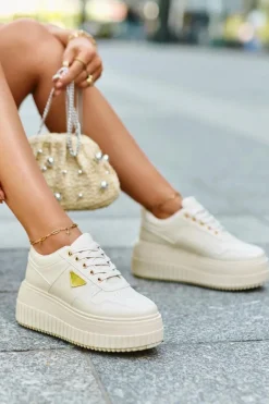 Sneakersy Damskie>Boto Sneakersy Damskie Z Eko Skóry Na Masywnej Platformie Jasnobeżowe Chrisstin