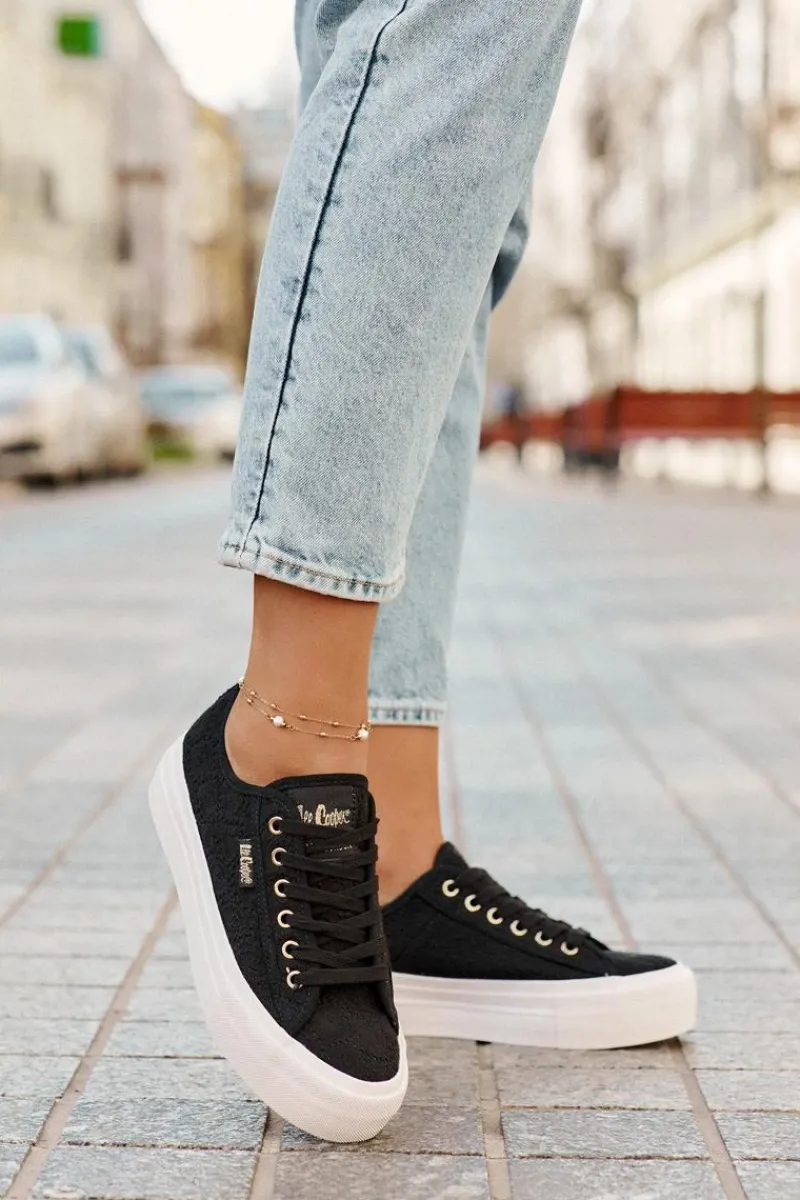 Outlet Lee Cooper Trampki Damskie Z Koronką LCW-25-31-3439L Czarne Czarny
