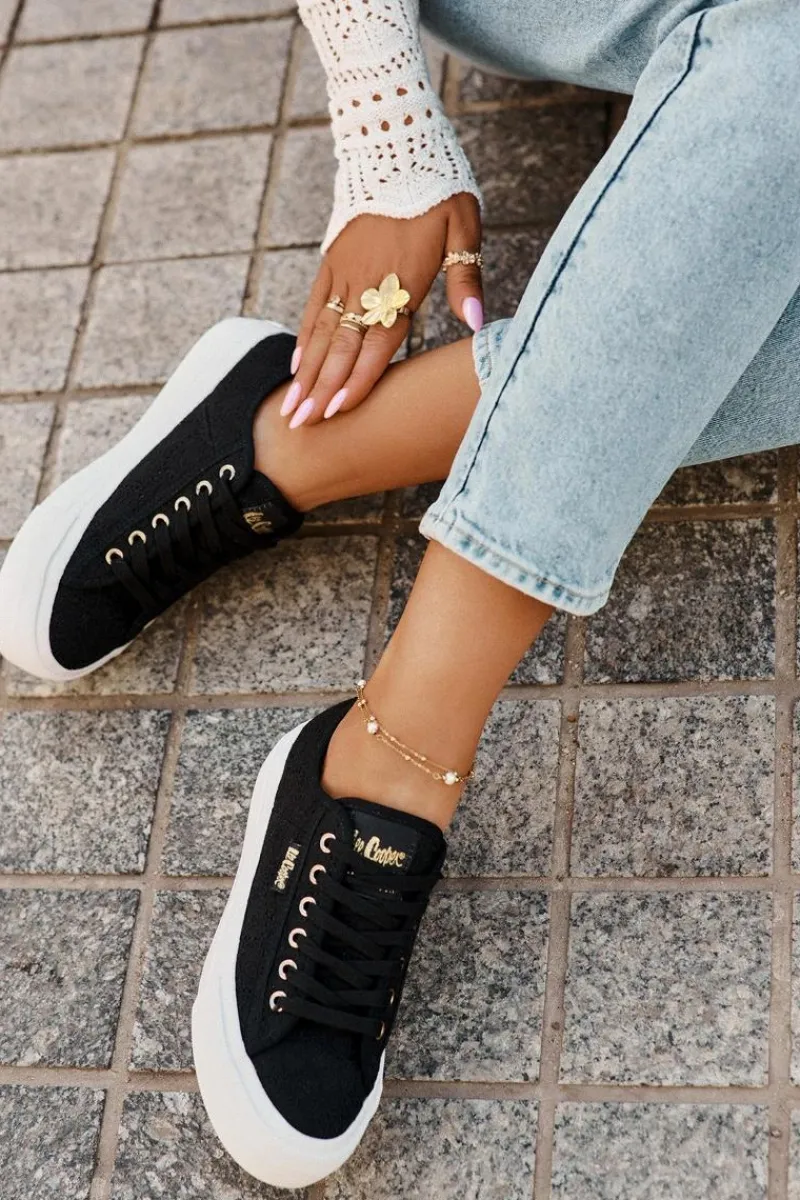 Outlet Lee Cooper Trampki Damskie Z Koronką LCW-25-31-3439L Czarne Czarny