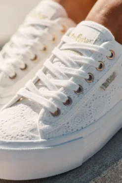 Best Lee Cooper Trampki Damskie Z Koronką LCW-25-31-3438L Białe