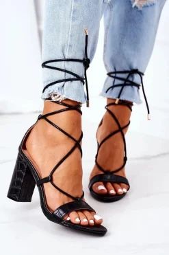 Discount Boto Wiązane Sandały Na Słupku Czarne Catwalk