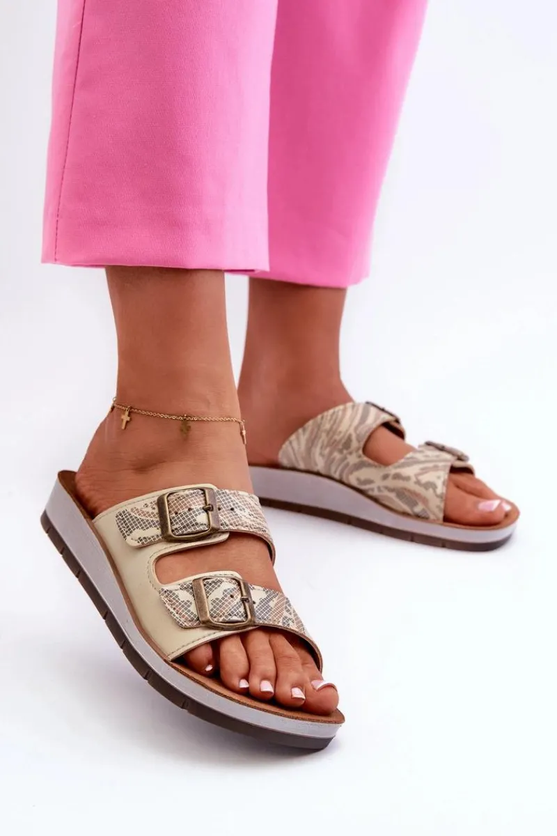 Outlet INBLU Wygodne Klapki Damskie Z Klamrami CP000045 Złote Złoty