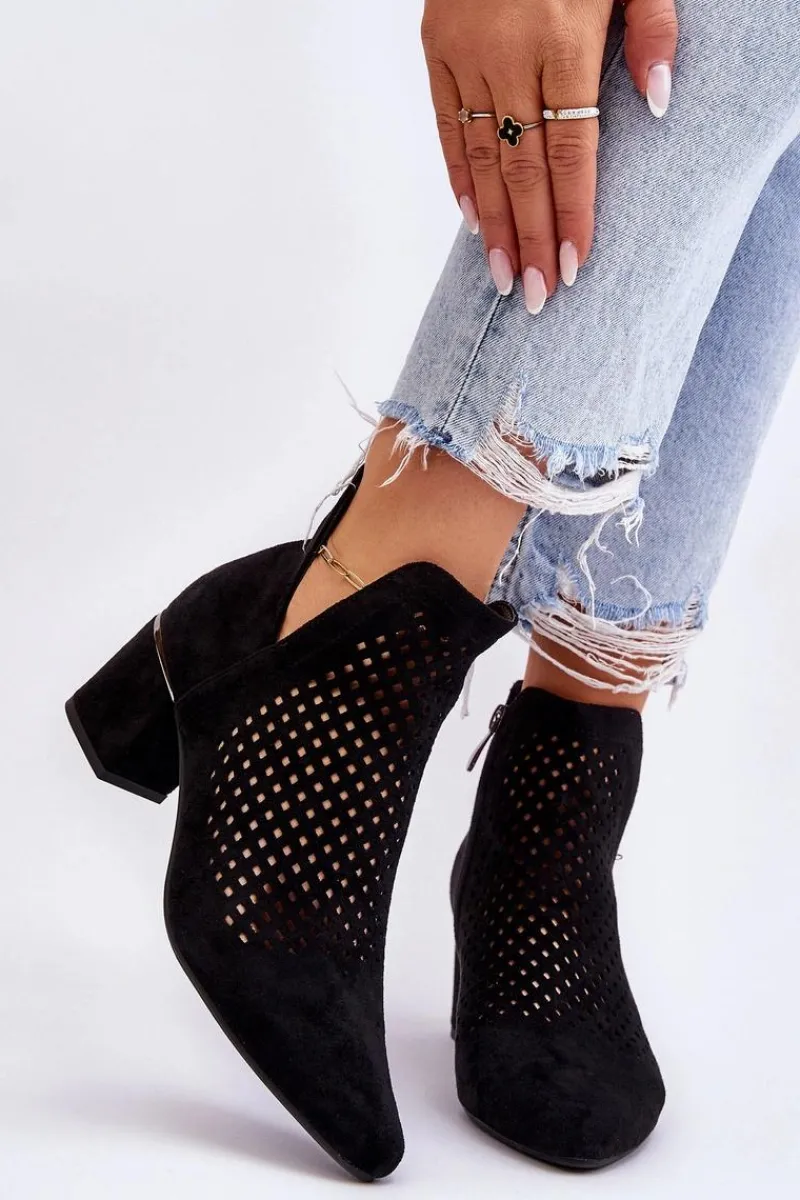 Discount Buty damskie Vinceza Zamszowe Botki Ażurowe Z Wycięciem Na Obcasie Czarne Blakely