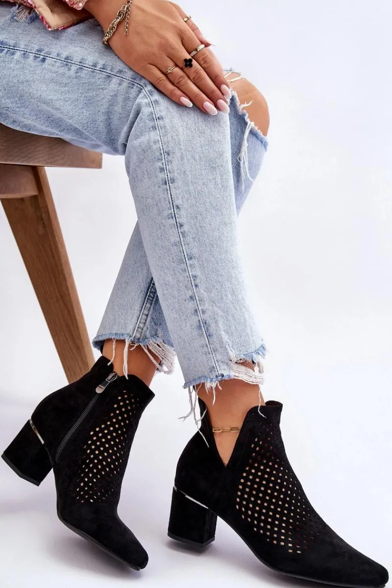 Discount Buty damskie Vinceza Zamszowe Botki Ażurowe Z Wycięciem Na Obcasie Czarne Blakely