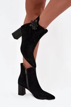 Botki Ocieplane|Botki Skórzane>D&A Zamszowe Botki Damskie Na Słupku Z Ozdobą CR52-686 Czarne