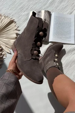 Clearance Zazoo Zamszowe Botki Damskie Z Ozdobnymi Kwiatkami 3085 Ciemnobeżowe Beżowy