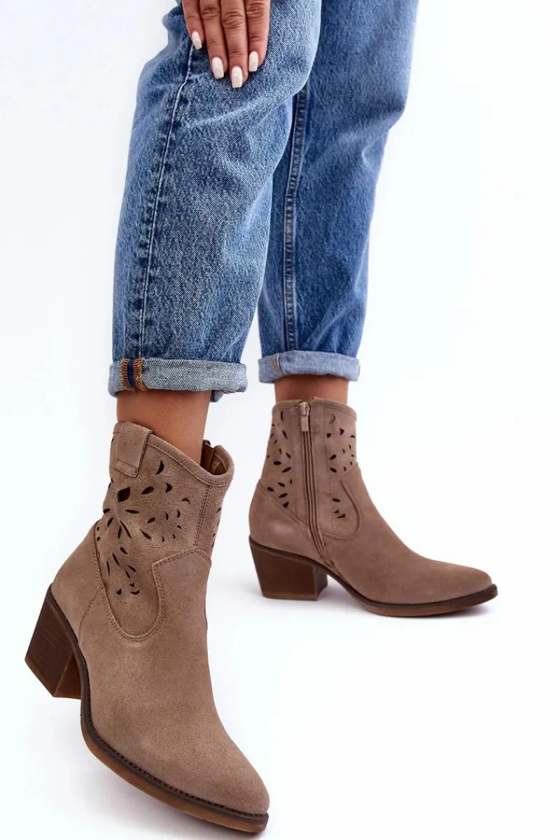 Outlet Damskie buty S.Barski Zamszowe Botki Kowbojki Ażurowe D&A SN622-20 Ciemnobeżowe