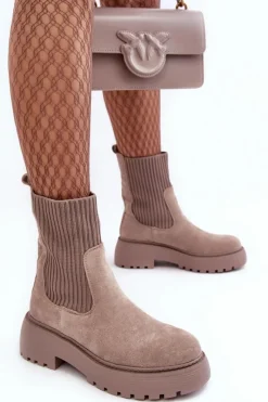 Discount Boto Zamszowe Botki Ze Skarpetą Na Platformie I Płaskim Obcasie Ciemnobeżowe Rewam