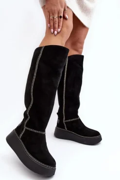Kozaki Na Koturnie|Kozaki Przed Kolano></noscript>Maciejka Zamszowe Damskie Kozaki Na Masywnej Platformie 06312-01 Czarne