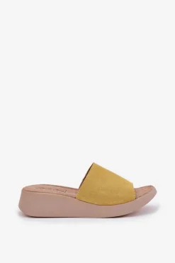 Klapki Na Koturnie|Klapki Damskie Klasyczne></noscript>Panto Fino Zamszowe Klapki Damskie Na Koturnie RR267038 Żółte