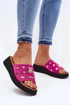 Klapki Na Platformie|Klapki Damskie Klasyczne>Buty damskie Vinceza Zamszowe Klapki Damskie Z Przypinkami Vinceza 66741 Fuksja Różowy