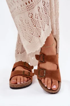 New Zamszowe Klapki Na Korkowej Podeszwie Z Klamrami Camel Tavira Damskie Klapki Korkowe|Klapki Na Platformie