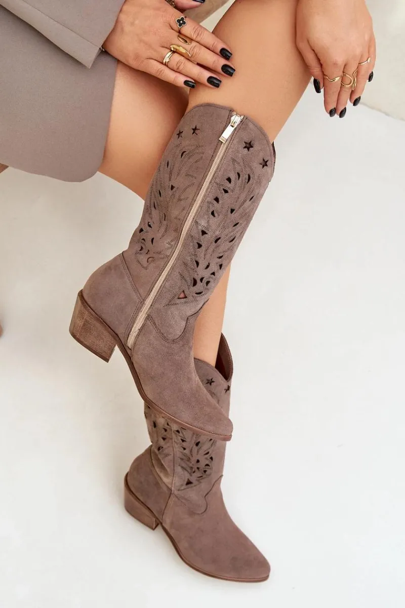 Zamszowe Kozaki Z Ażurową Cholewką Zazoo 3609 Brązowe Damskie Kozaki Ażurowe|Kozaki Na Obcasie
