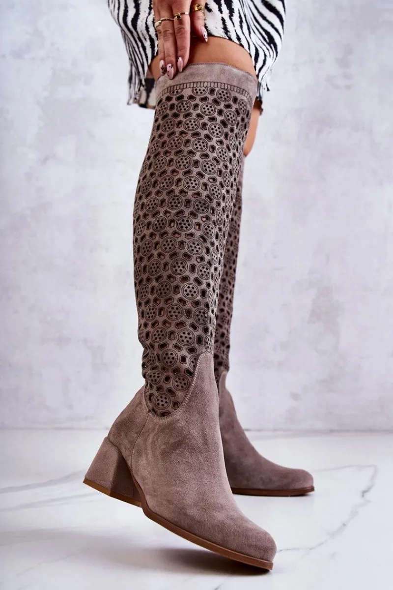 Online Boto Zamszowe Kozaki Z Ażurowym Wzorem Ciemnobeżowe Hekilea