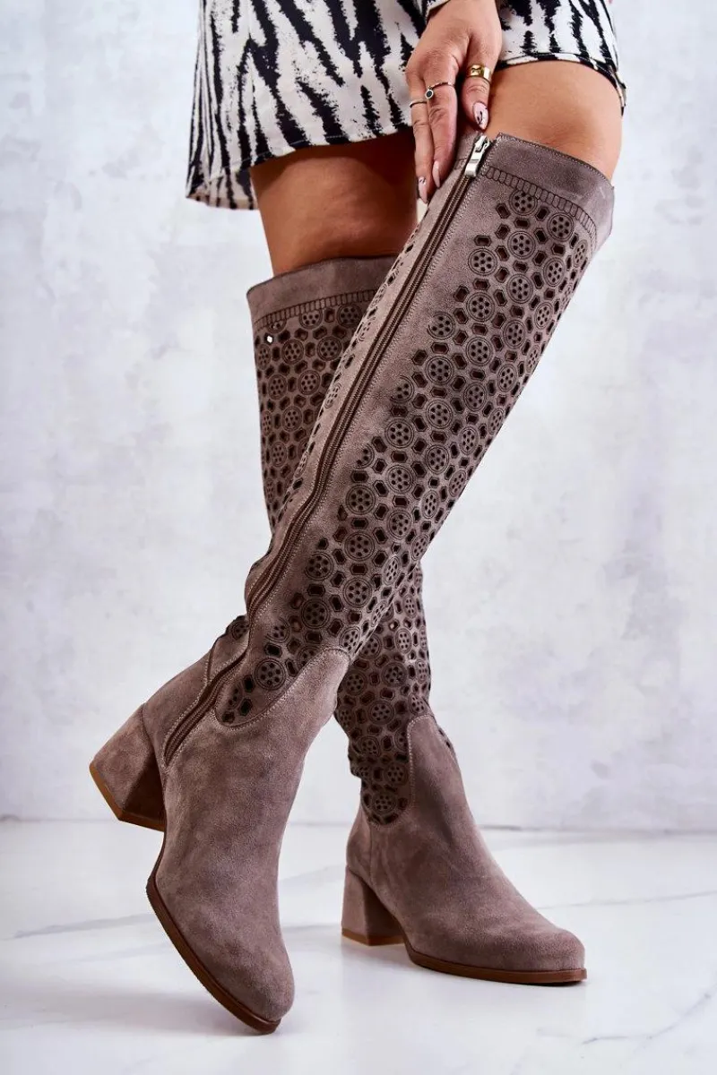 Online Boto Zamszowe Kozaki Z Ażurowym Wzorem Ciemnobeżowe Hekilea