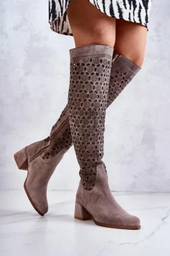 Online Boto Zamszowe Kozaki Z Ażurowym Wzorem Ciemnobeżowe Hekilea