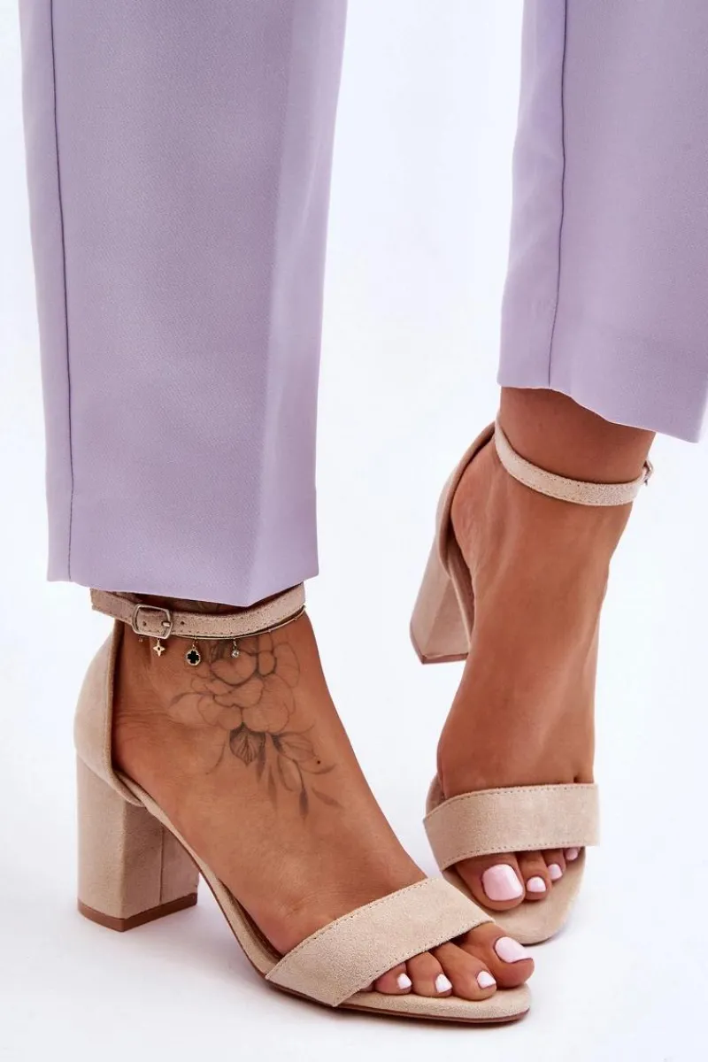 Hot Boto Zamszowe Sandałki Na Obcasie Beżowe Madame