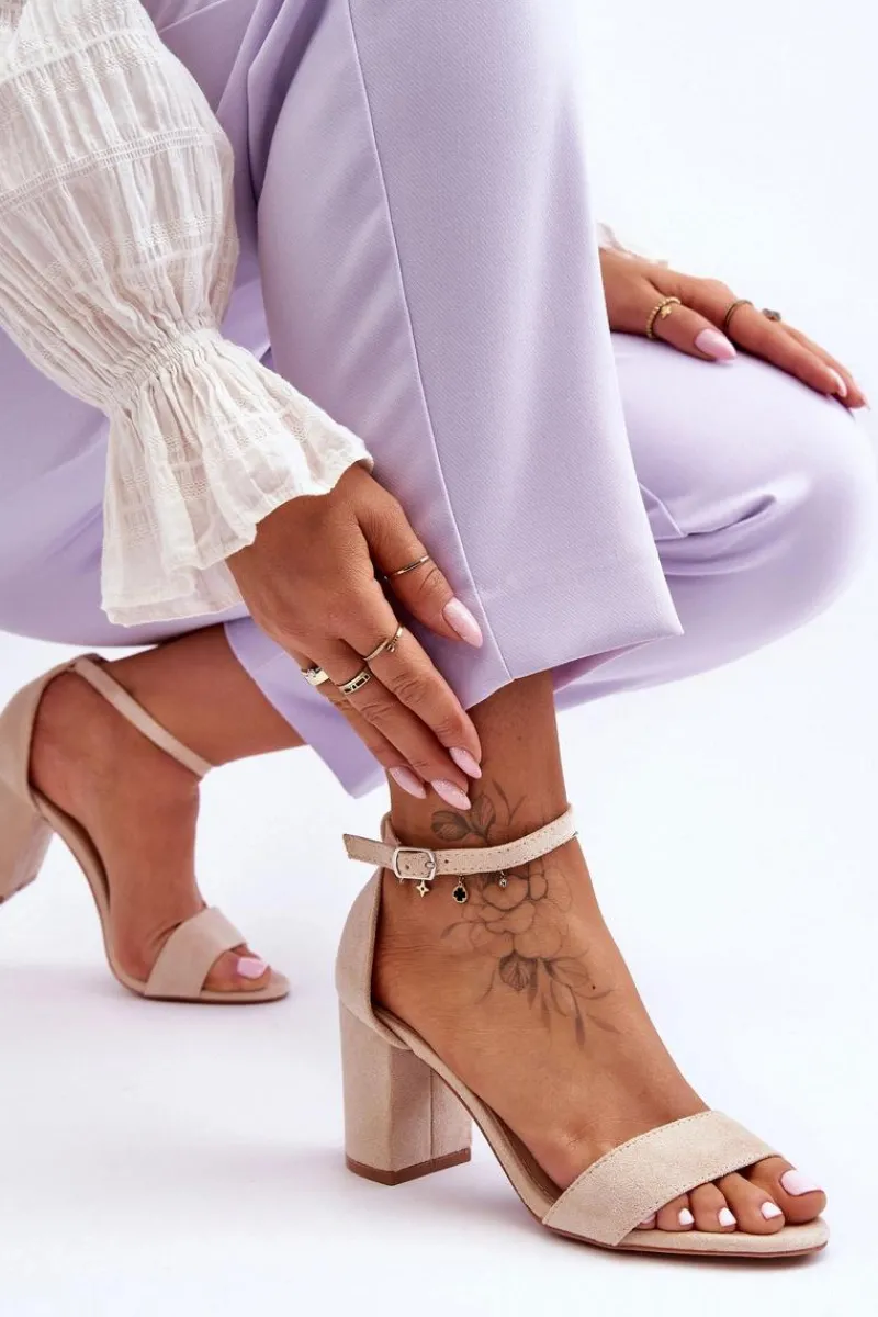 Hot Boto Zamszowe Sandałki Na Obcasie Beżowe Madame