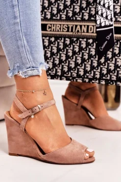 Discount Zamszowe Sandały Na Koturnie 2253 Pudrowy Róż Damskie Sandały Na Koturnie