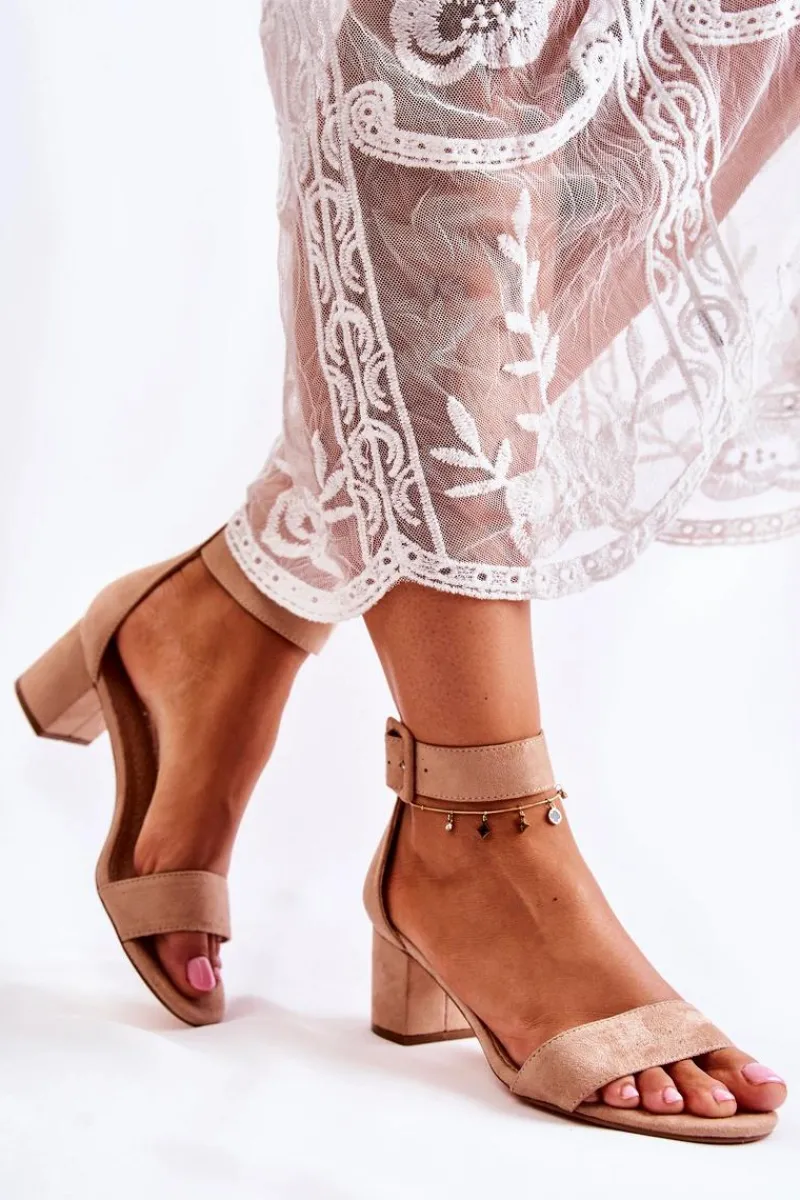 Sale Zamszowe Sandały Na Niskim Słupku Beżowe Graciell Damskie Sandały Na Obcasie