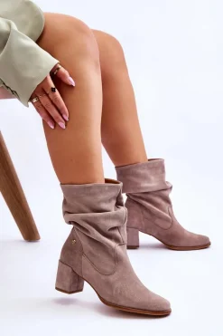 Discount Maciejka Zamszowe Wsuwane Botki 06005-10 Ciemnobeżowe