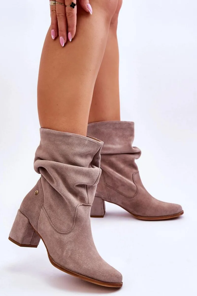 Discount Maciejka Zamszowe Wsuwane Botki 06005-10 Ciemnobeżowe