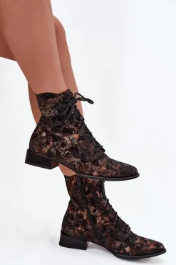 Botki Maciejka|Botki Skórzane></noscript>Maciejka Zamszowe Wzorzyste Botki Na Płaskim Obcasie 06391-02 Czarno-Złote