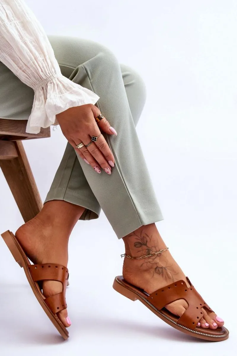 Zazoo 40326 Damskie Klapki Z Ozdobnymi Wycięciami Brązowe Brązowy