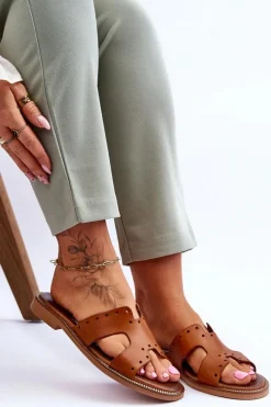 Zazoo 40326 Damskie Klapki Z Ozdobnymi Wycięciami Brązowe Brązowy