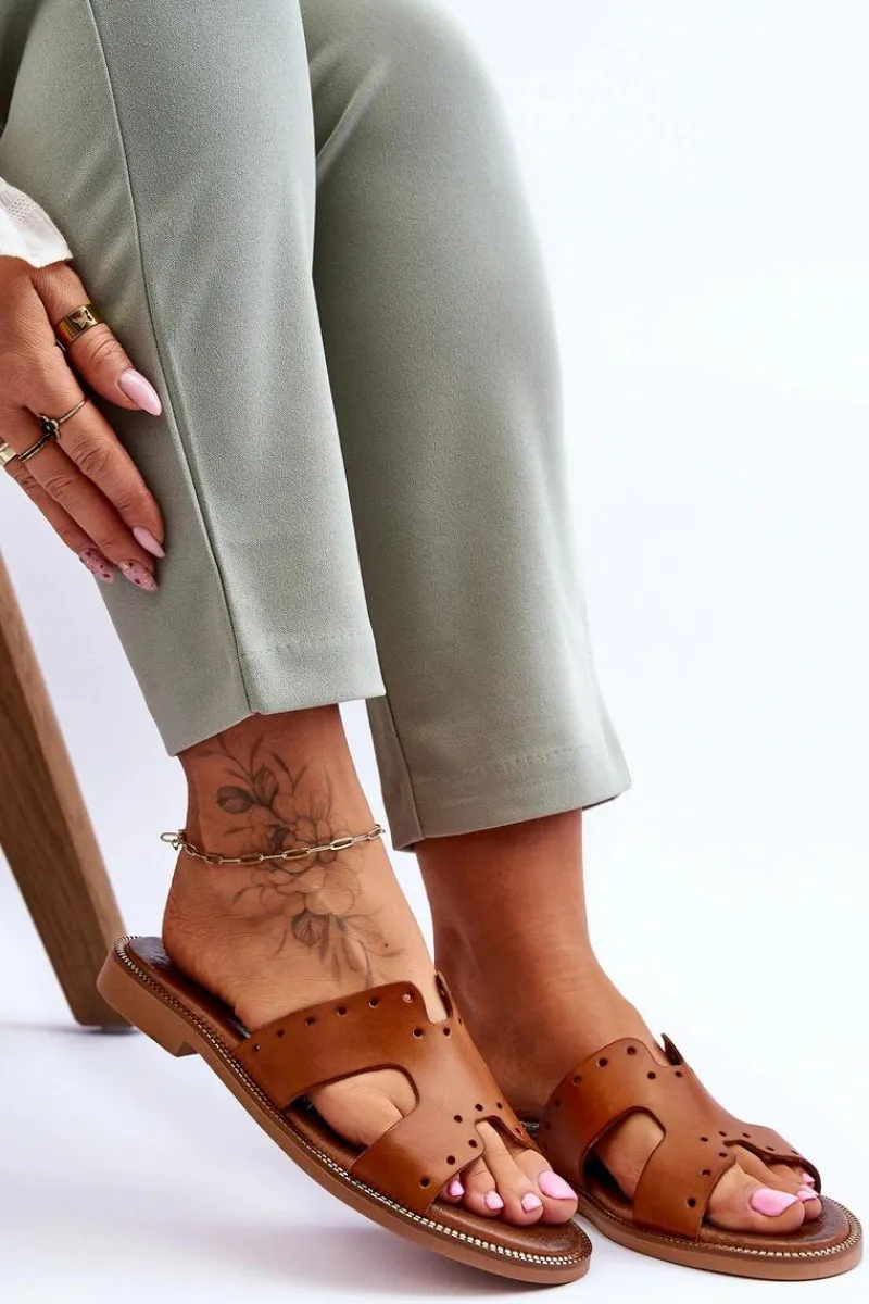 Zazoo 40326 Damskie Klapki Z Ozdobnymi Wycięciami Brązowe Brązowy