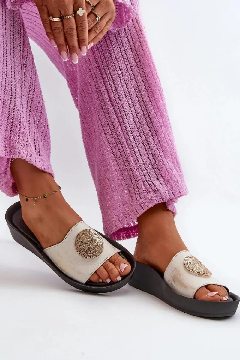 Clearance Zazoo 2920 Skórzane Klapki Damskie Na Koturnie Ze Złotym Detalem Złoty Przecierany