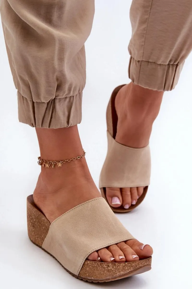 40311 Zamszowe Klapki Damskie Na Korkowym Koturnie Beżowe Damskie Klapki Na Koturnie|Klapki Korkowe