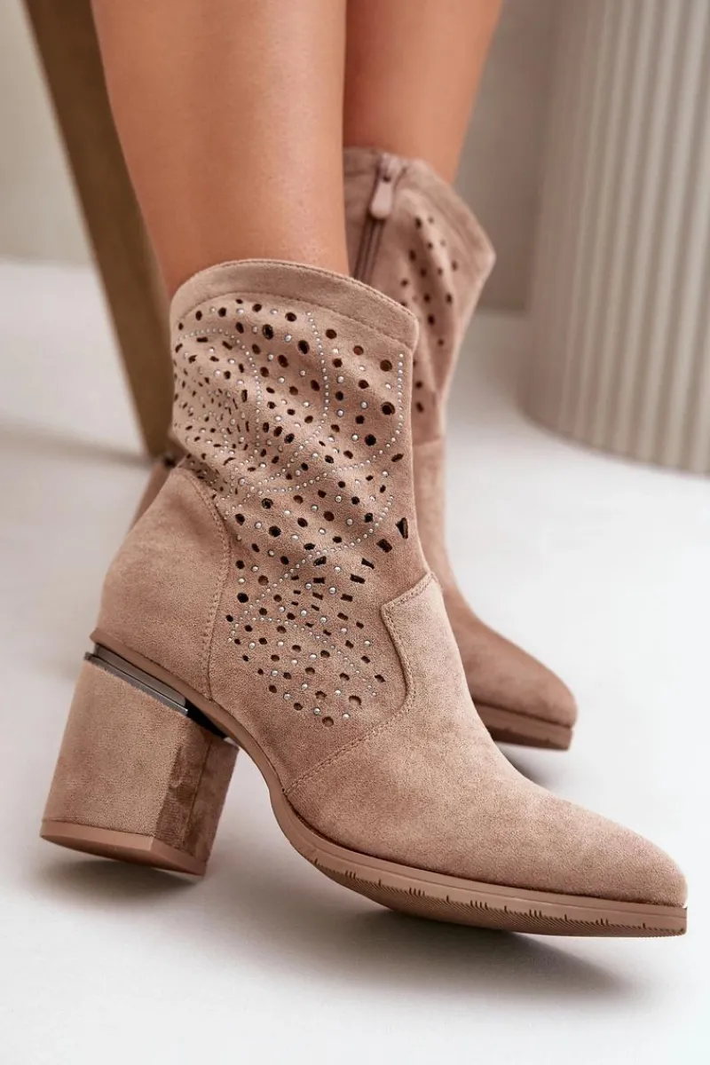 Online Damskie buty S.Barski Zdobione Ażurowe Botki Damskie Na Słupku Z Eko Zamszu Beżowe S.Barski HY42-029
